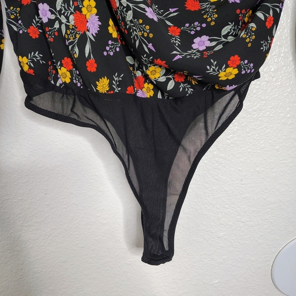 Astr Black Bernadette Style Floral Print Long Sleeve V-Neck Bodysuit Sz S Boho - Picture 4 of 15